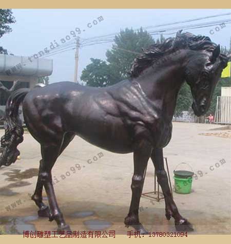 銅雕駿馬