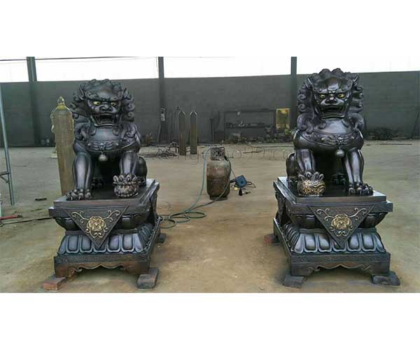 銅門獅