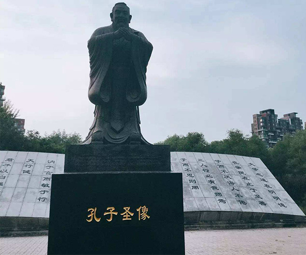 銅雕孔子圣像
