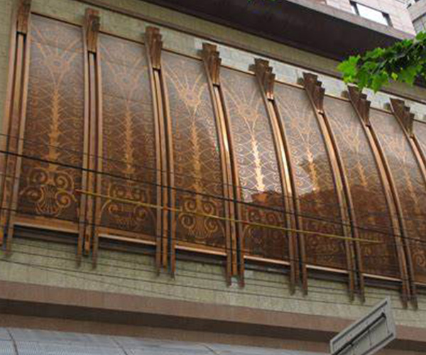 現(xiàn)代銅裝飾